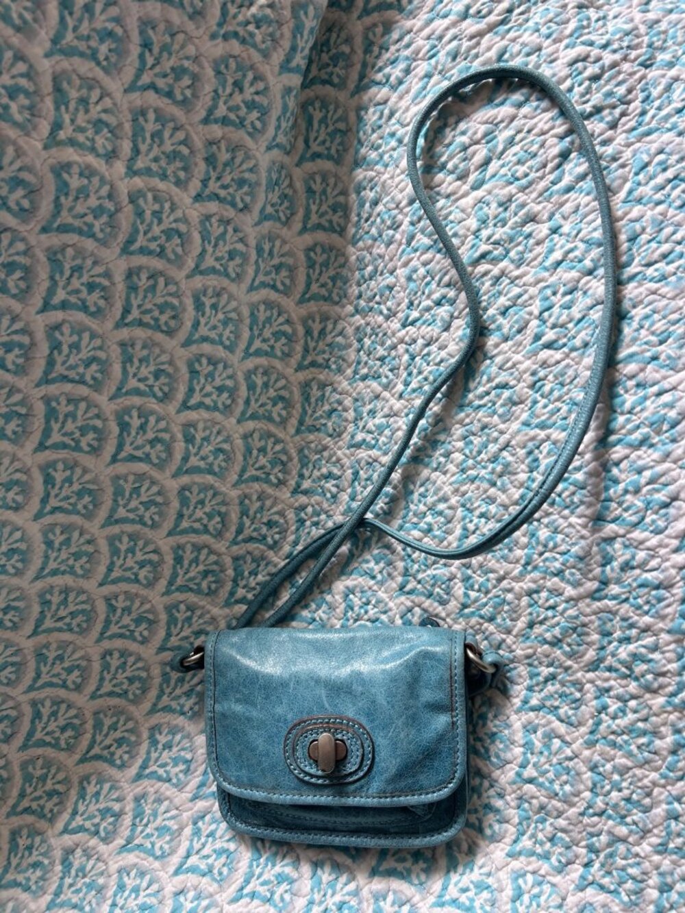 Fossil Genuine Leather Mini Crossbody Bag Turquoise Blue Turn Lock Wallet Purse